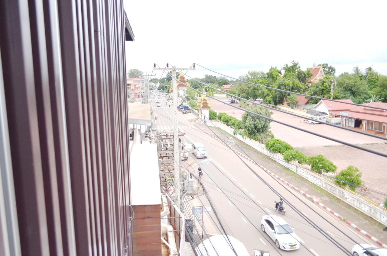 Thatluangview Hotel Vientiane Buitenkant foto