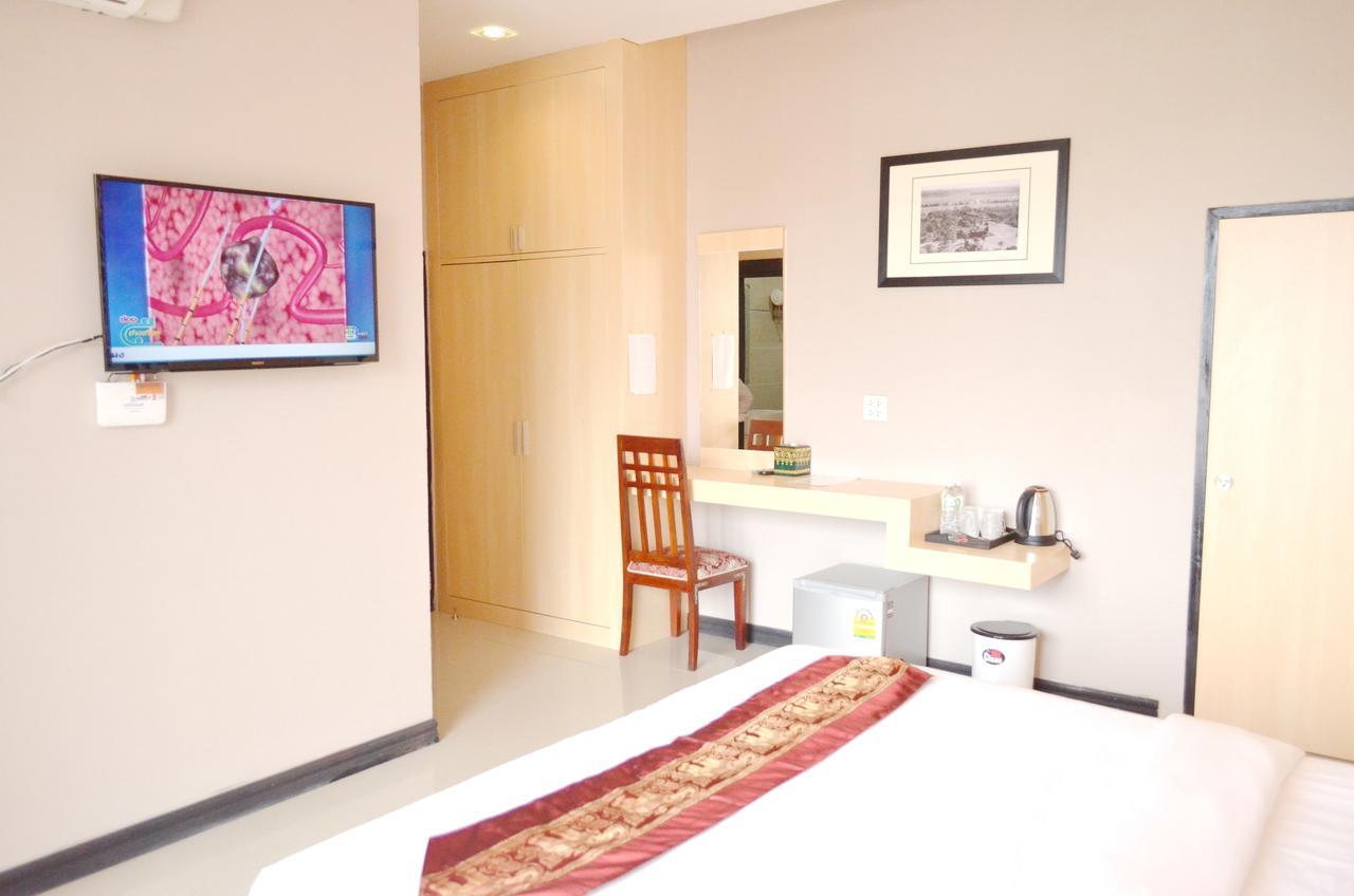 Thatluangview Hotel Vientiane Buitenkant foto