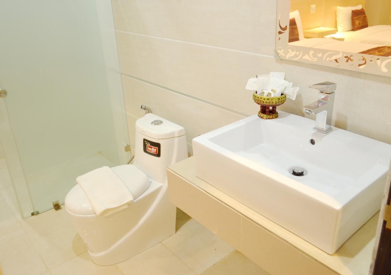 Thatluangview Hotel Vientiane Buitenkant foto