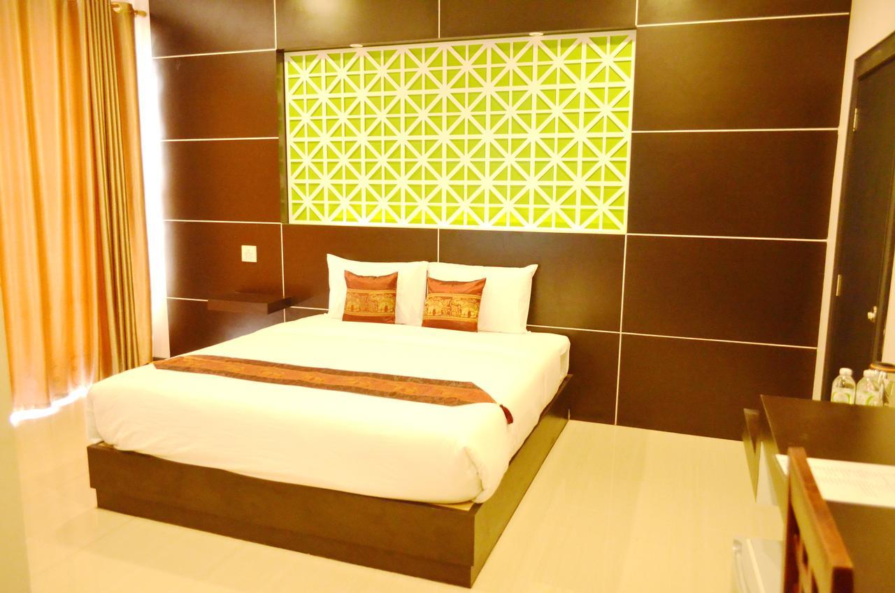 Thatluangview Hotel Vientiane Buitenkant foto