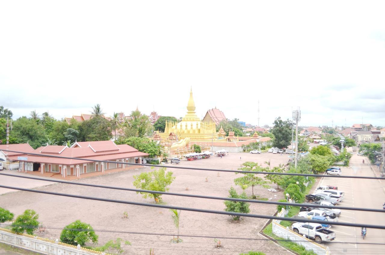 Thatluangview Hotel Vientiane Buitenkant foto