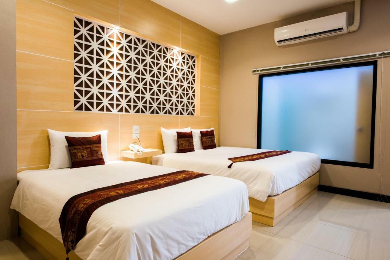 Thatluangview Hotel Vientiane Buitenkant foto